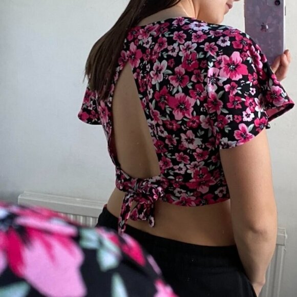 H&M Women's Floral Wrap CropTop - Pink and Black Size Medium - Picture 3 of 9